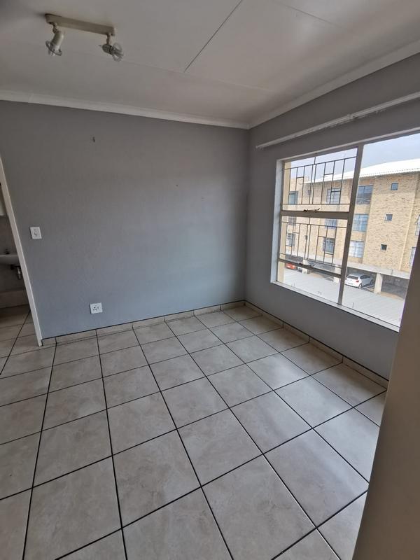 2 Bedroom Property for Sale in Kannoniers Park North West
